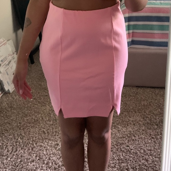 Pink skirt - Picture 3 of 6